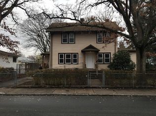 12 Seminole St, Hyde Park, MA 02136