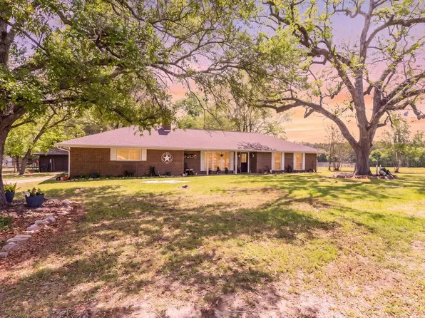 209 Camden Rd, Chester, TX 75936