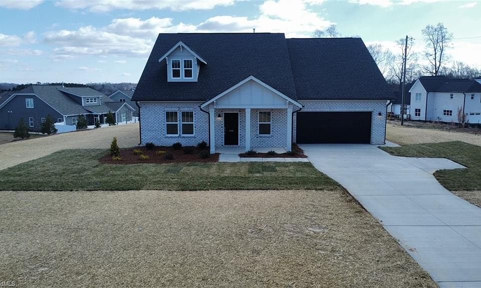 2nd image of 8365 Lasater Rd