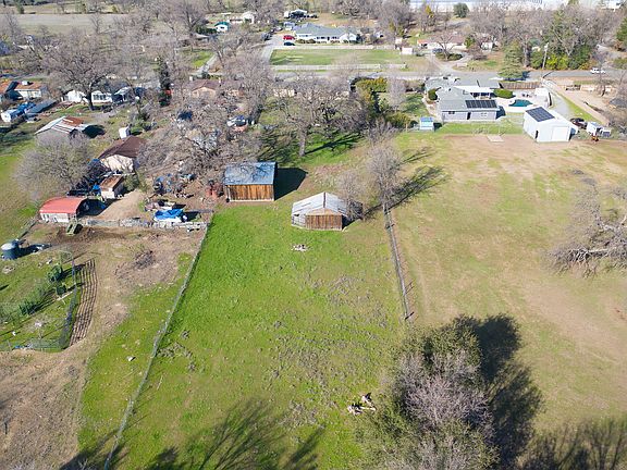 3rd image of 21911 Hillside Dr