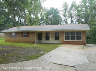 303 Fuqua Ave, Ozark, AL 36360