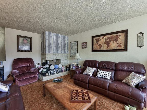 5th image of 212 Sagamore St