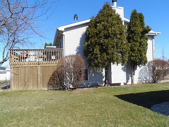 2nd image of 1524 Rosemary Ct