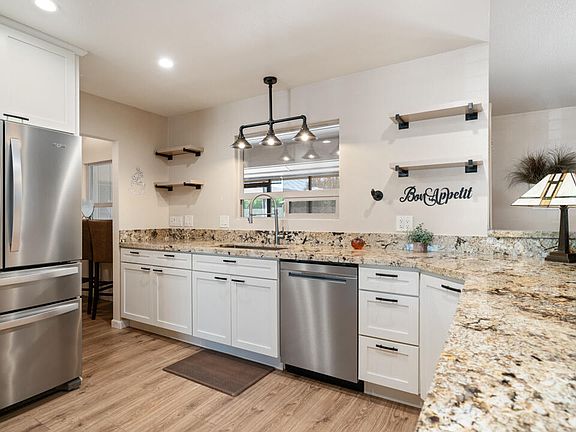 3rd image of 12441 W SPRING RIDGE Drive