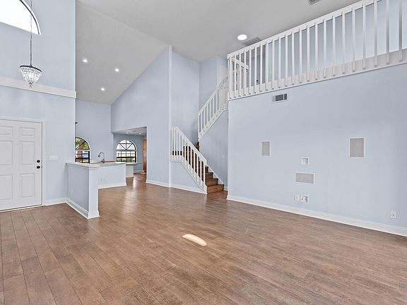 3rd image of 13538 FOUNTAIN VIEW Boulevard