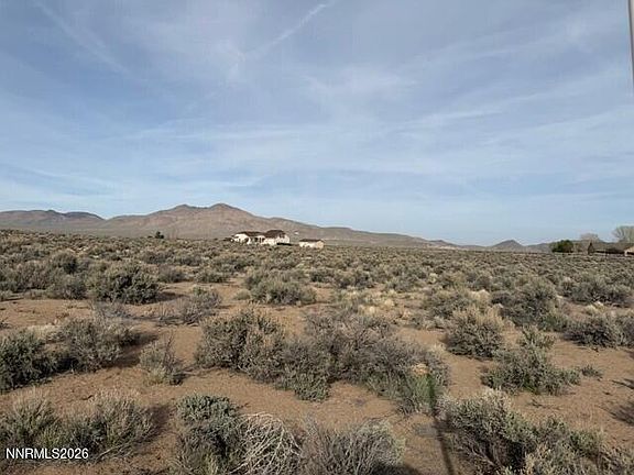 4th image of 370 Ludwig Ln