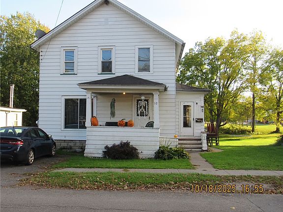 2nd image of 52 Montezuma St