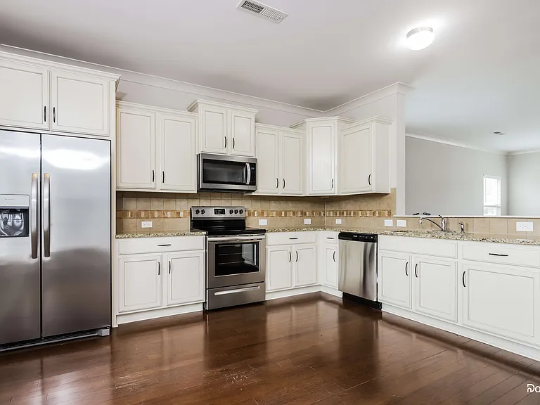 4394 Lochurst Dr — Photo 4