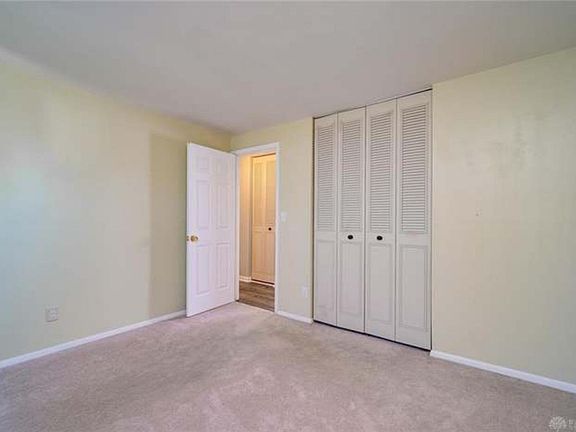 3rd image of 251 Wiesen Ln