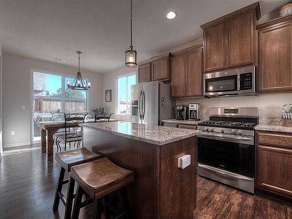 3rd image of 6805 Peppergrass Dr