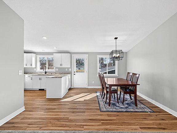 4th image of 810 13th St SE