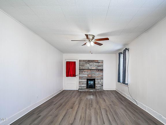 4th image of 410 Bay St