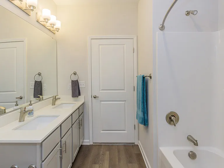 Riverstone Apartments at Long Shoals — Photo 78