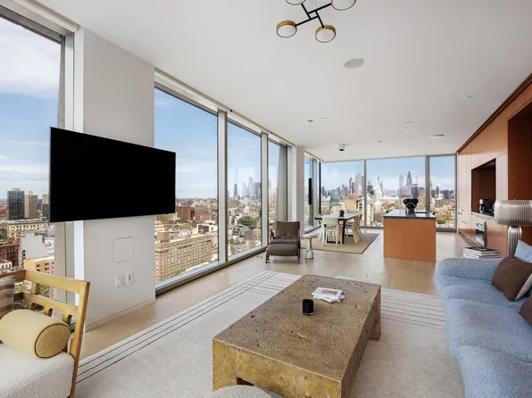 215 Chrystie Street image 2 of 23