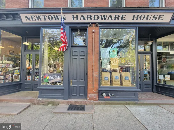 106-108 S State St #2N, Newtown, PA 18940