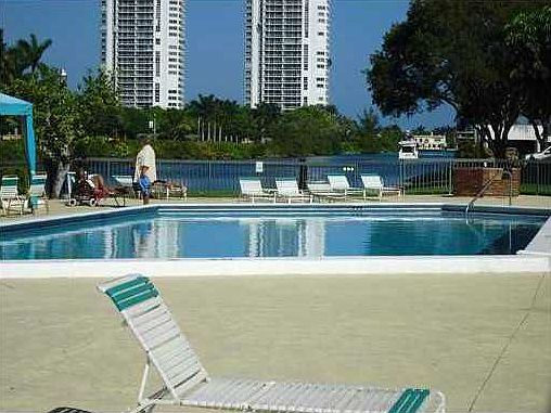 4th image of 3475 N Country Club Dr APT 505