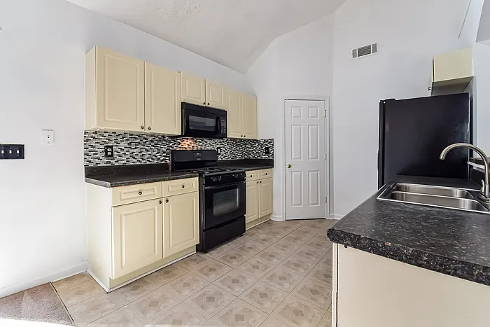 4203 Wesley Hall Ln — Photo 5