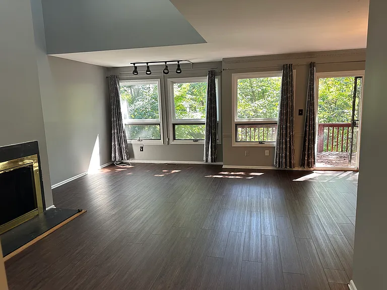 83 Bond St — Photo 45