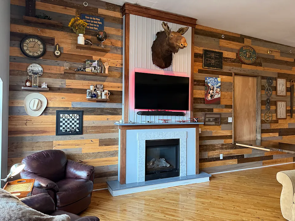 You can keep the Moose if you want. Need those 12ft ceiling to fit it!