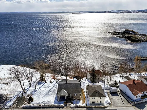 32 Meadow Road, Upper Island Cove, NL A0A4E0