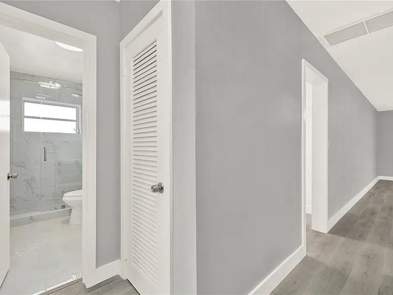 2864 NE 32nd St #7 — Photo 19