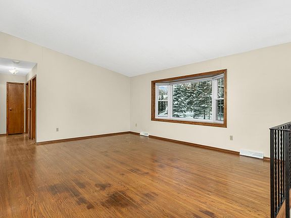 3rd image of 2710 Magnolia Ln N
