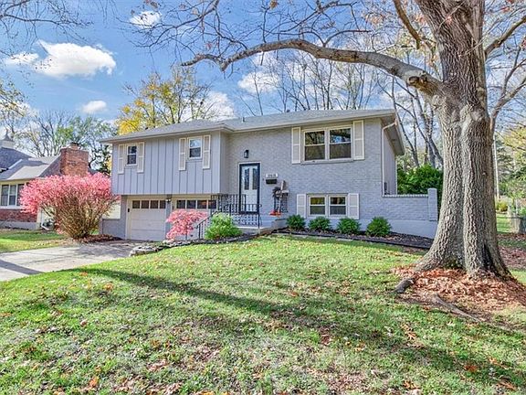 2nd image of 10618 Saint Catherines Ln