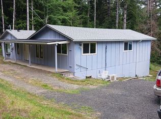 211 E Snowcap Dr, Belfair, WA