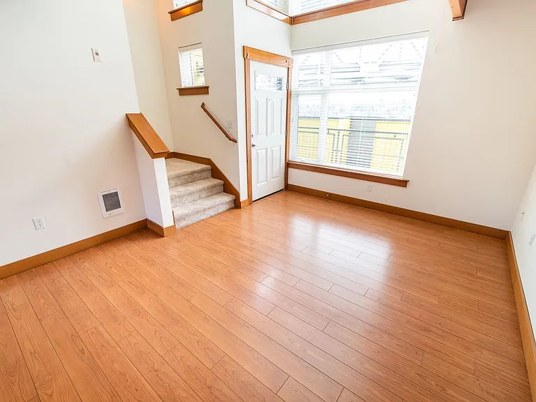 Union Bay Lofts — Photo 25