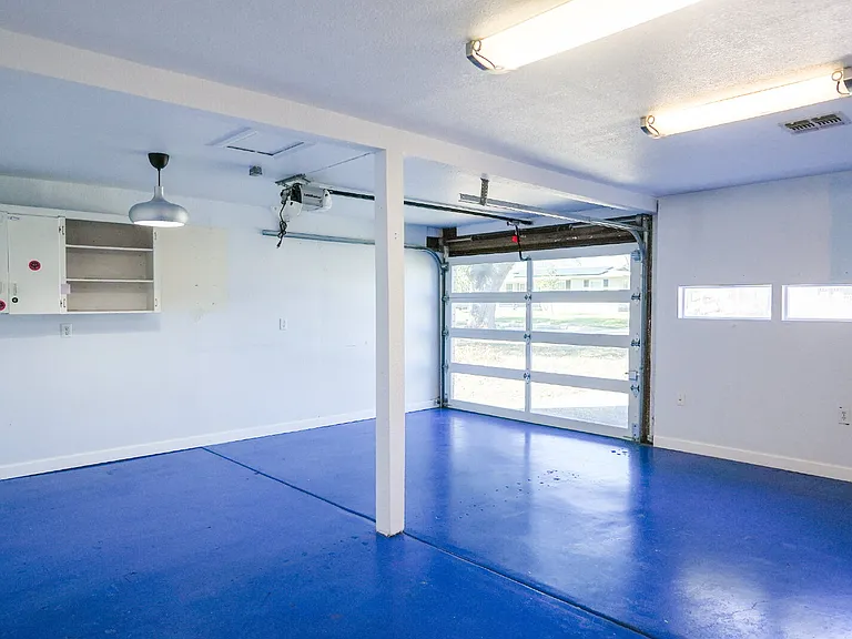 2622 W Summit Ave — Photo 25