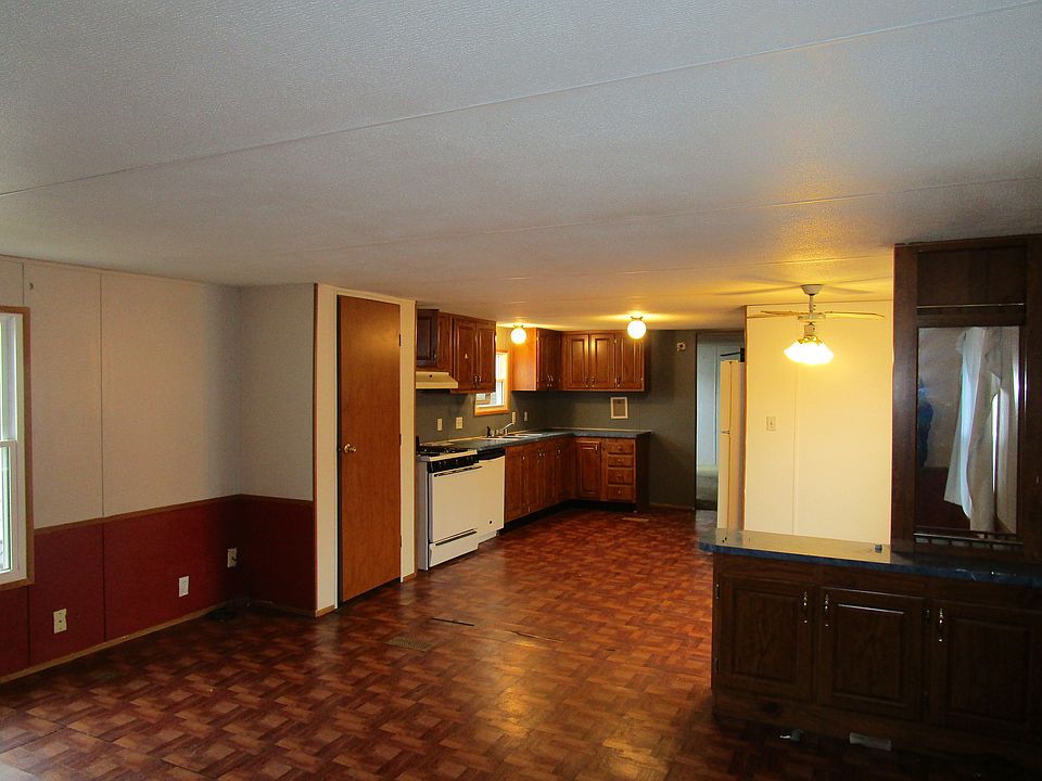 1st image of 141 Delaware Cir