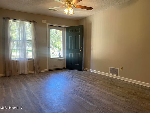 5th image of 6714 Beaumont Cir