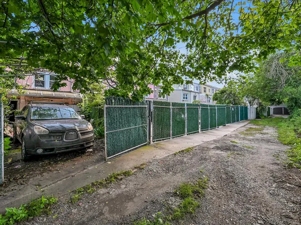 147-31 Hoover Avenue image 14 of 15