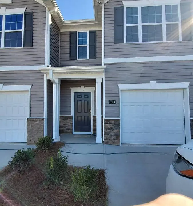 1363 Isley Ln