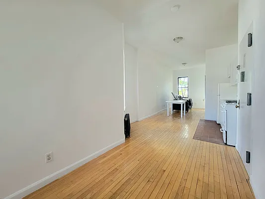 Rented by AZ REALTY NYC LLC | media 7