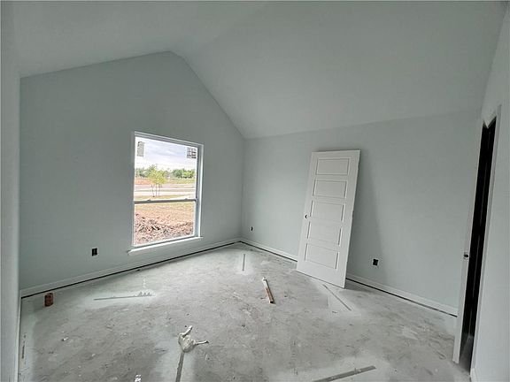 5th image of 1113 SW 141st St