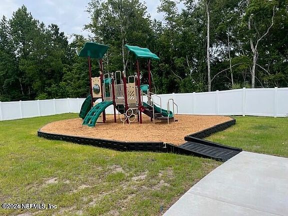 3rd image of 14487 MACADAMIA Lane #318