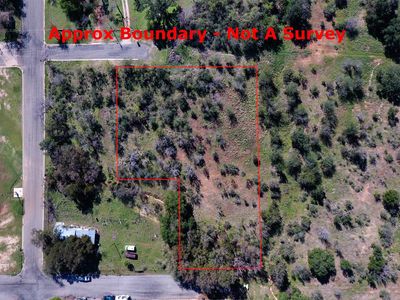 000 W College St., Llano, TX, 78643