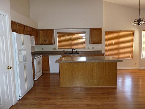 5th image of 30423 N 42nd St