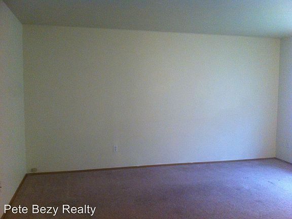 2nd image of 16412 To 16414 72nd Avenue Ct E
