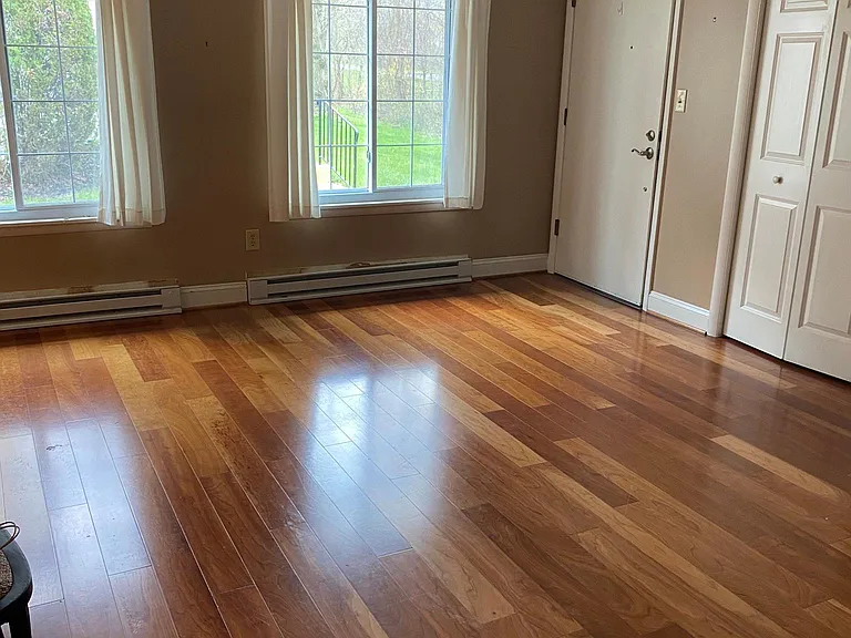 116 Wellington Ct #116 — Photo 2