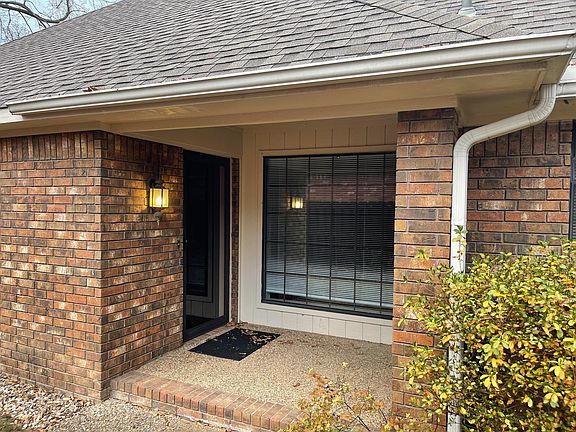 Welcome Home! Comfortable, private and quiet living awaits you in this very spacious duplex all on one level!
