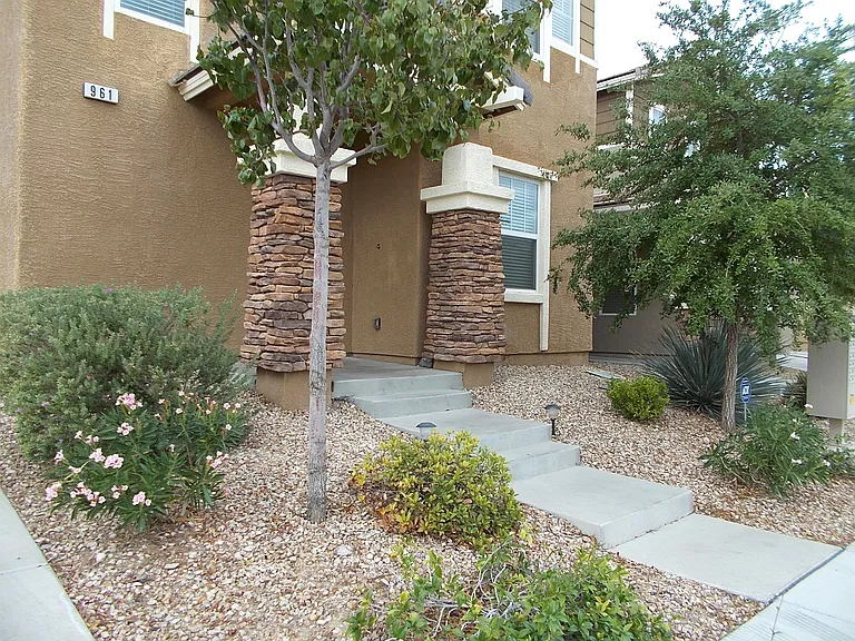 961 Wagner Valley St — Photo 3