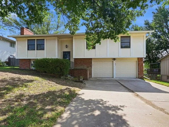 2724 SW Tutbury Town Rd, Topeka, KS 66614