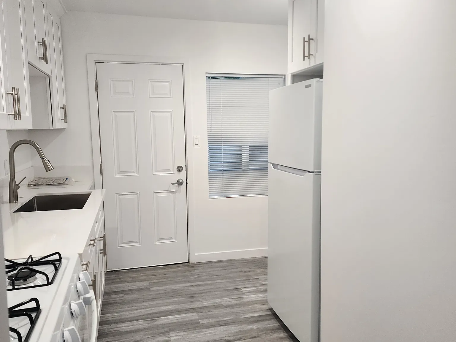 1 bed, 420 sqft, $1,800 — Photo 4