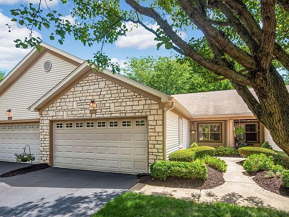 2nd image of 366 Crescent Ct