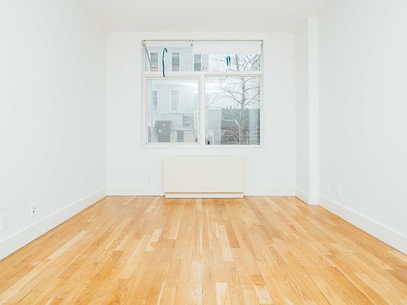 5th image of 114 Troutman St #137