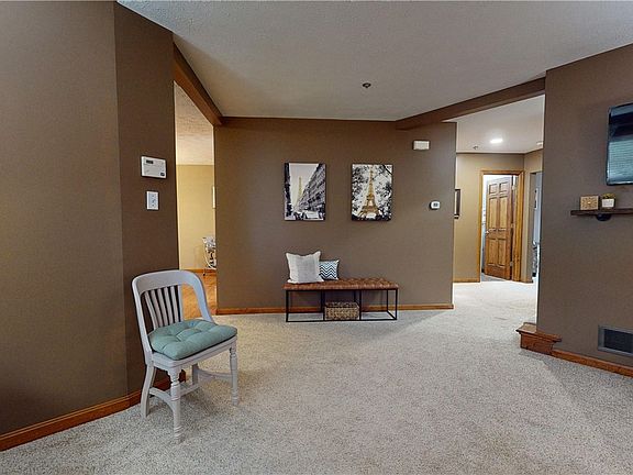 3rd image of 111 Baywood Ave