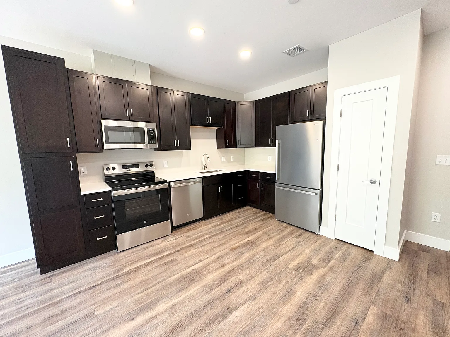 McKnight Flats — Photo 4