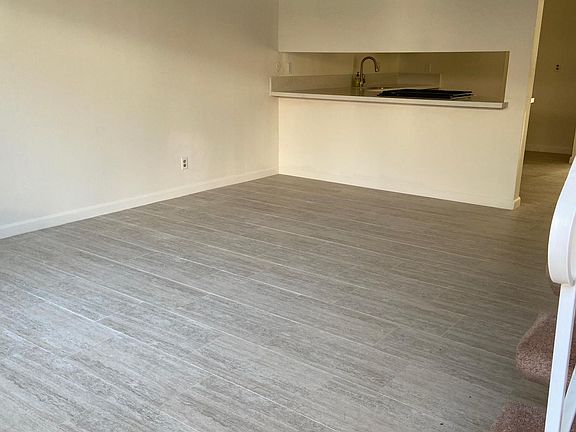 3rd image of 10361 Park Ave APT B